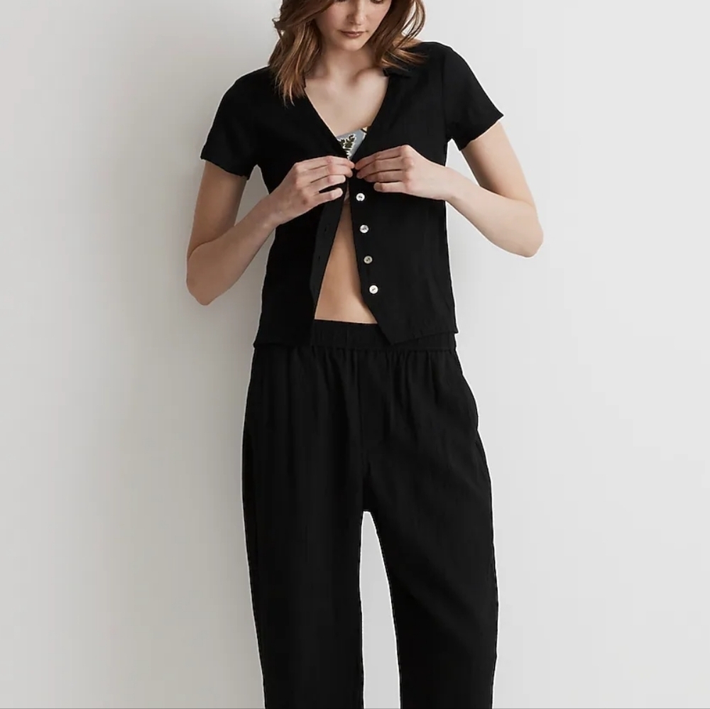 Madewell Notched V-Neck Button-Up Top True Black - Picture 2 of 9